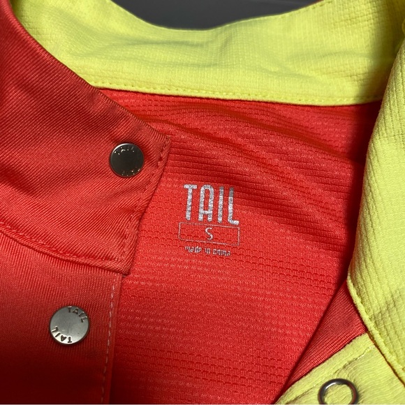 TAIL High End Golf Clothing Women's Striped Snap Up Collared Top Small Colorful - Picture 5 of 10